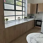 Stylish Spacious Studio, Central London- Zone 1