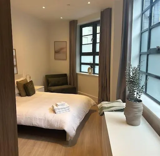 Stylish Spacious Studio, Central London- Zone 1