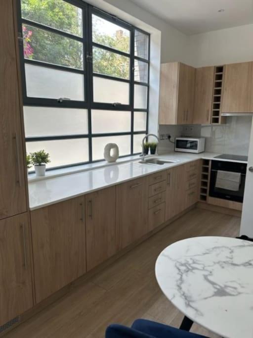 Stylish Spacious Studio, London- Zone 1 * London